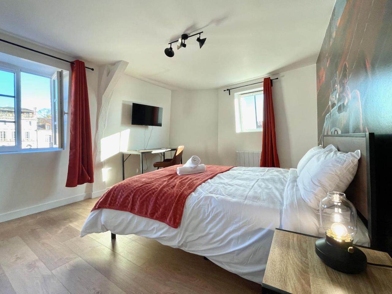 Legendes De La Piste - Sonights Apartment Château-du-Loir Exterior photo